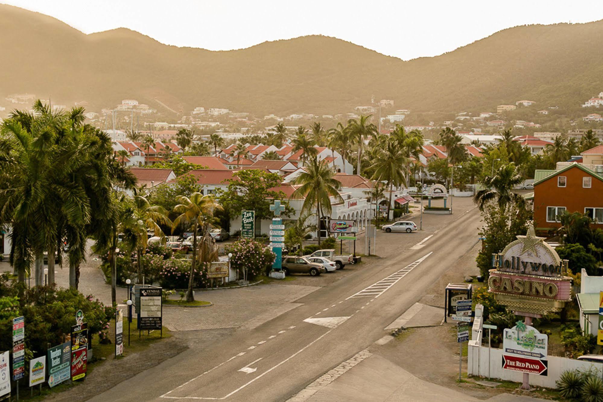 Commodore Suites Simpson Bay Exterior photo